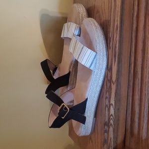 Old Navy platform strap sandals